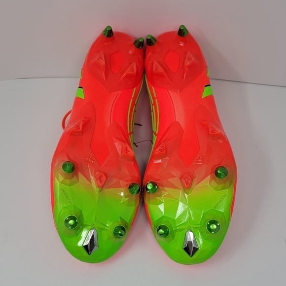 Athletic_Shoes